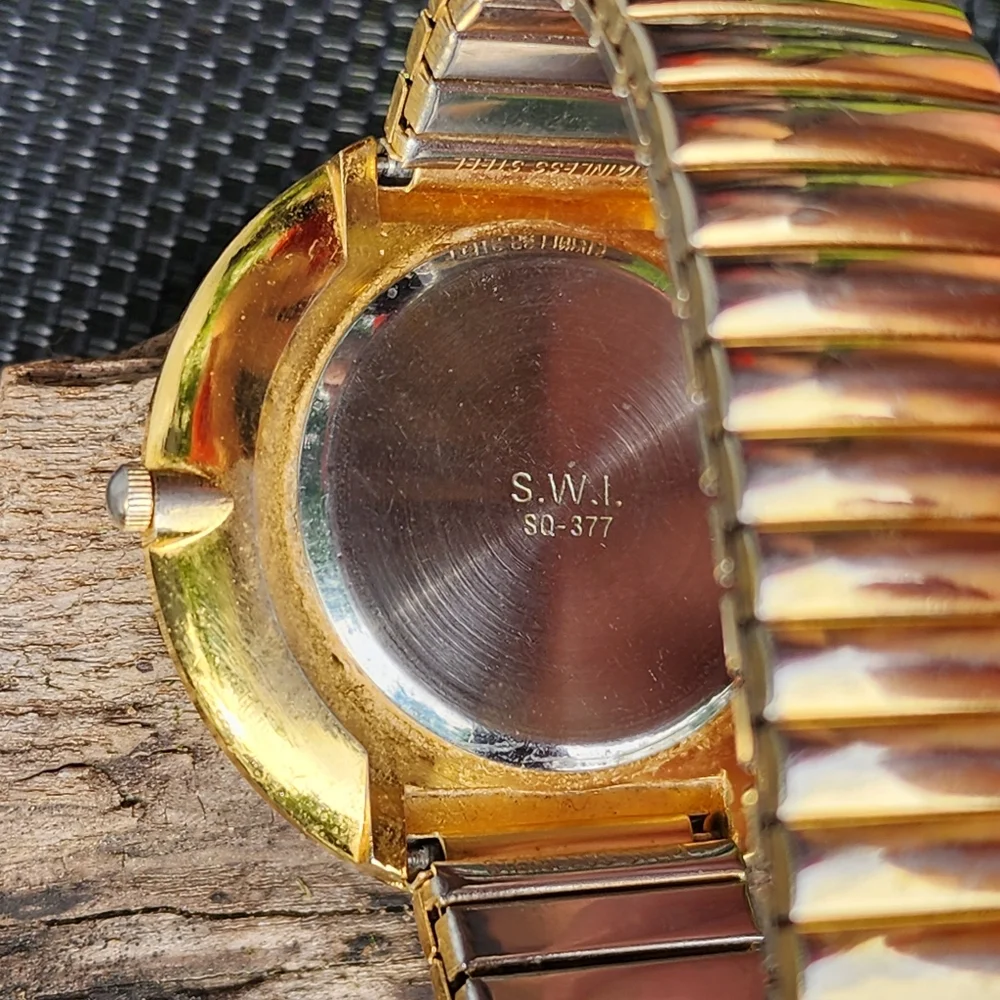 Gold Toned Women's Stretch Band Bracelet Watch with Rhinestone Crystal Accents